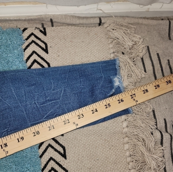 KANCAN BUTTON FRONT JEANS W SHARK BITE ANKLES, SZ 9 - Picture 11 of 12